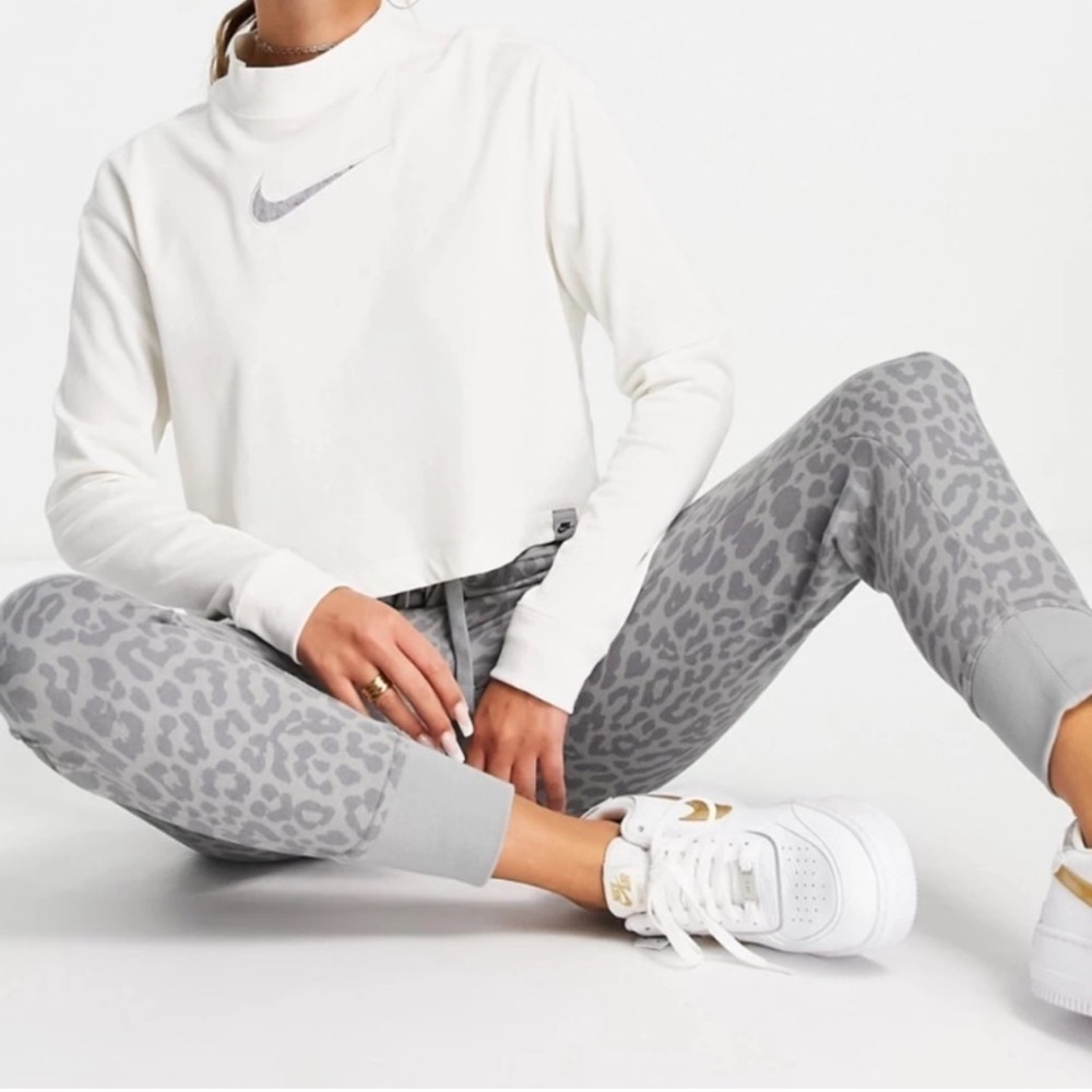 Nike Dri Fit gray leopard sweatpants
